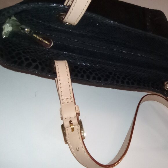 Michael Kors Black Patent Embossed Python Jet Set Tote - Picture 10 of 16